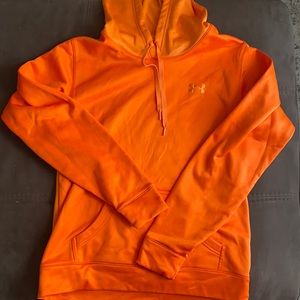 Women’s medium Under Armour hoodie